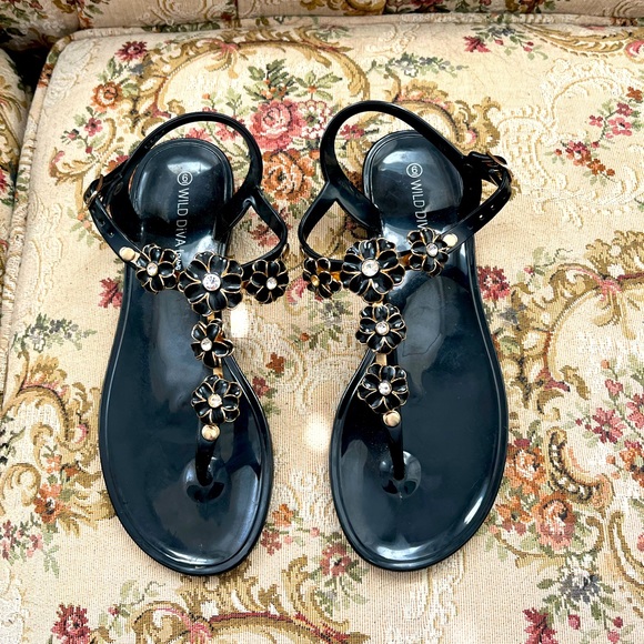 Daisy Sandals from ModCloth - Picture 1 of 1